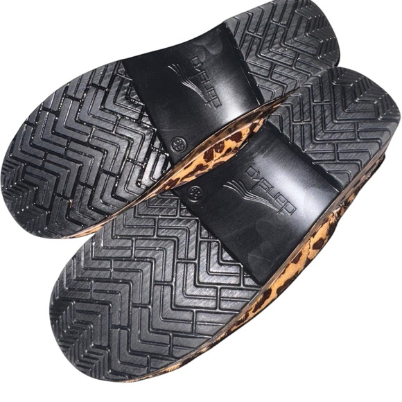 Dansko Professional Leopard Calf Hair Clogs Size 39 EU 8.5 9 Animal Print - Picture 6 of 6